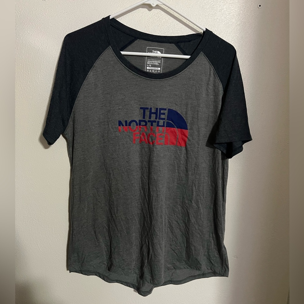 THE NORTH FACE Classic IC Tri-Blend Logo Graphic T Shirt Grey Blue Red Wms L NWT